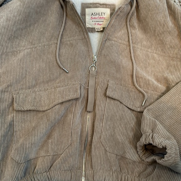 Sherpa Jacket - Picture 5 of 6